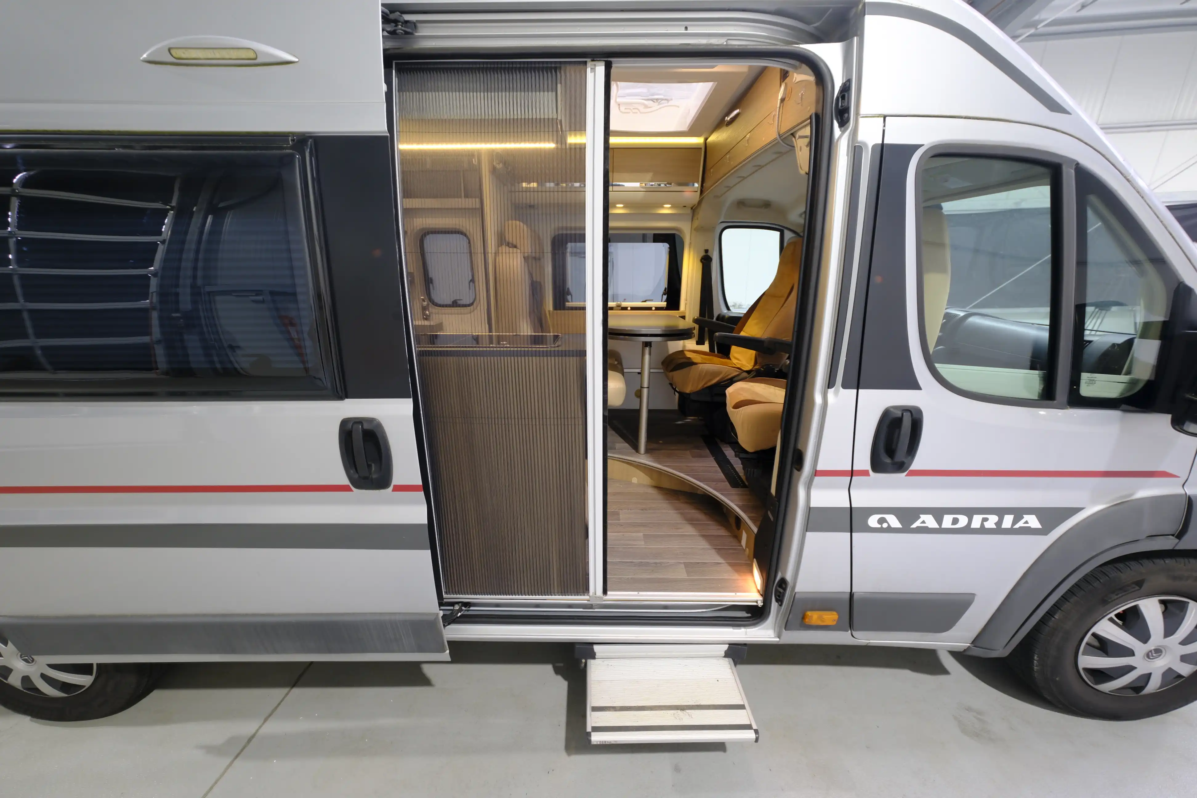 ADRIA Twin 640 SLX Platinum - Ansicht 6